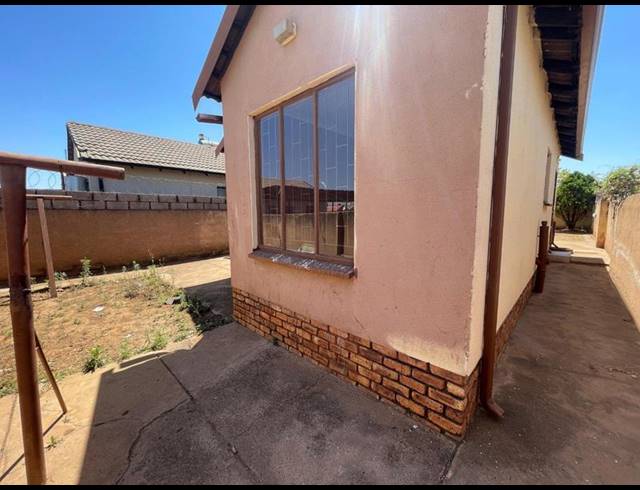 3 BEDROOM HOUSE FOR SALE IN SOSHANGUVE VV